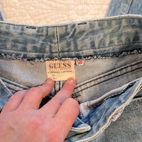 Vintage Guess Jeans, light blue wash - Picture 9 of 9